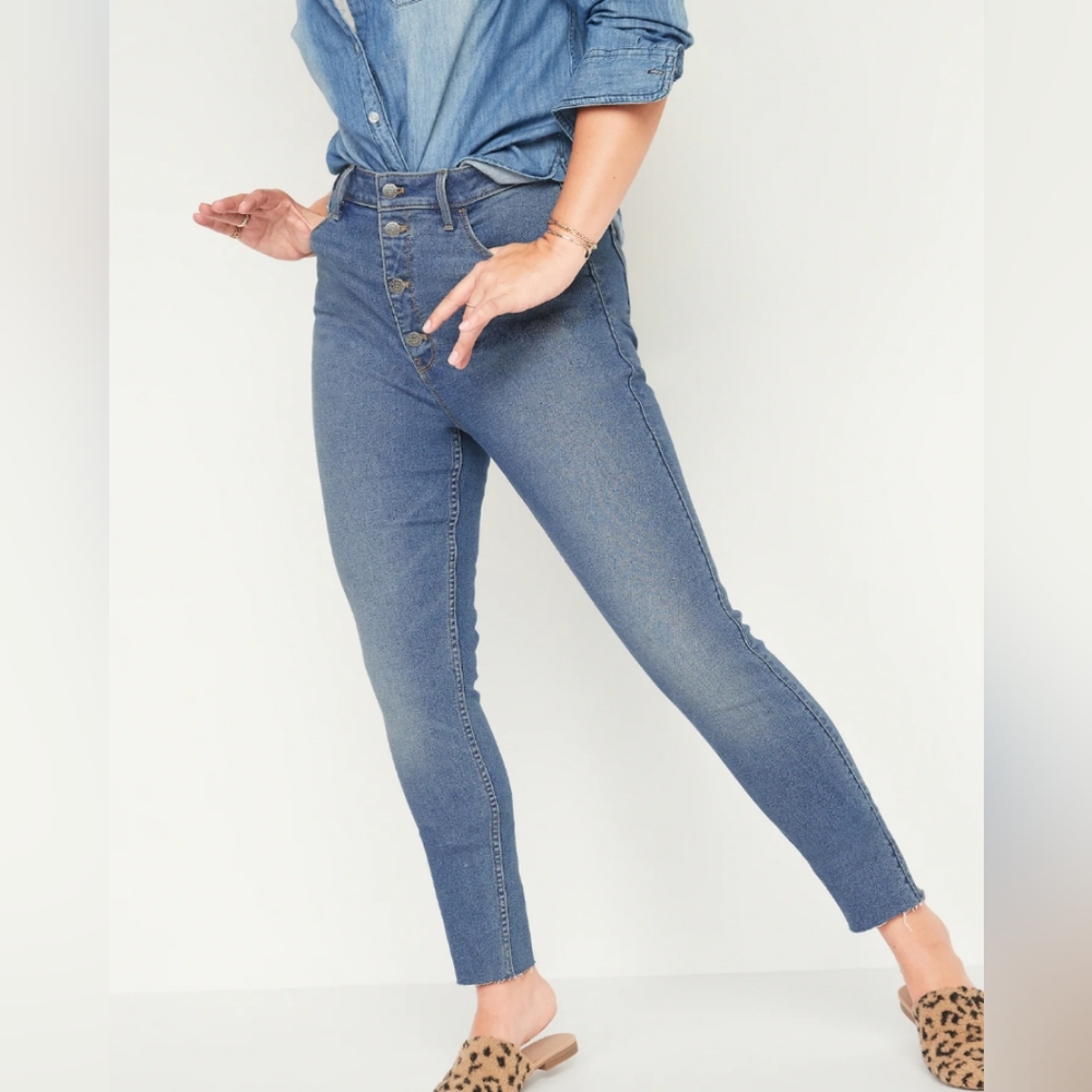 Old Navy Rockstar Super Skinny Extra High Rise Jeans